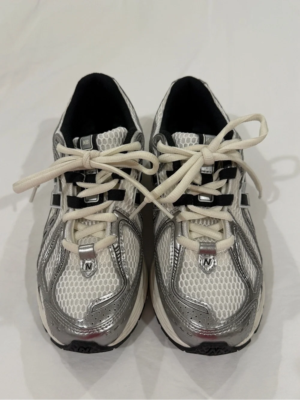 New Balance 1906R Silver Metallic with White and Sea Salt Women’s 7.5